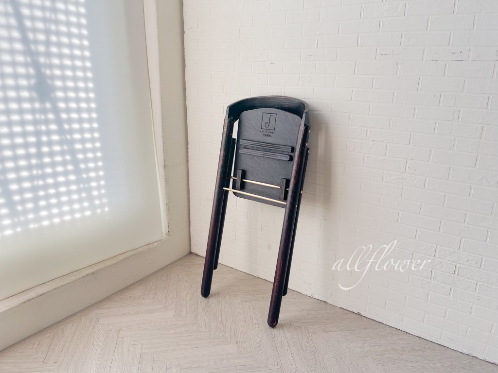 BJD家具-折疊餐椅（折疊貌）